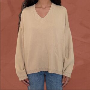BAZILIKA V NECK SWEATER